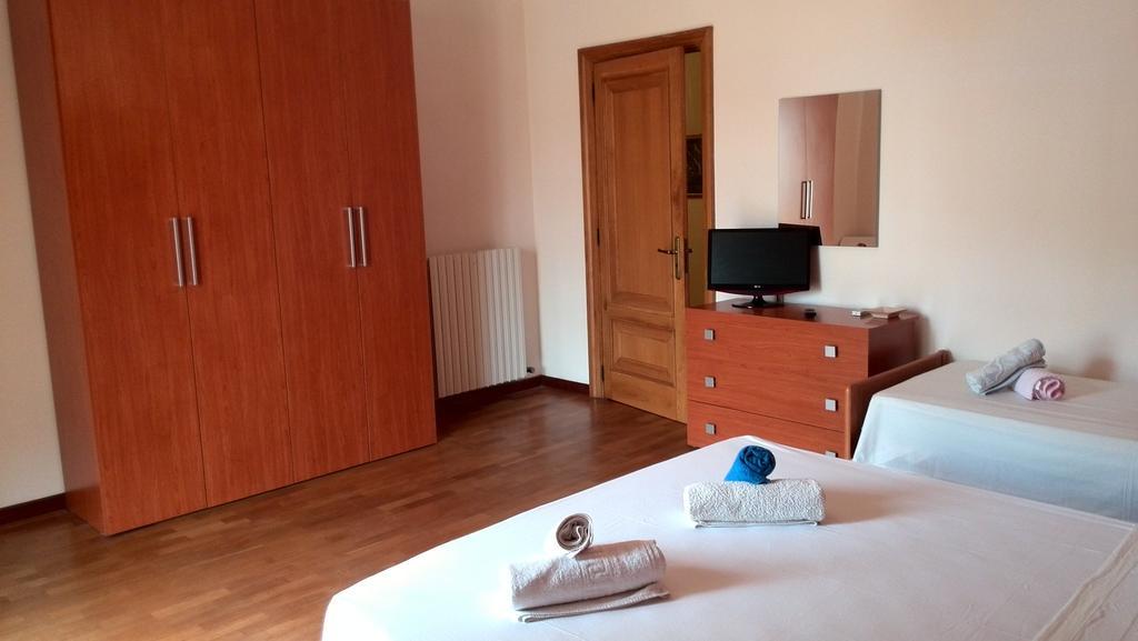 Camere Lorenzo Porto Cesareo Bilik gambar